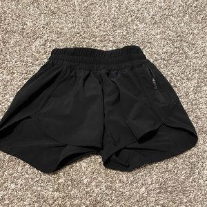 Lululemon tracker short 4”